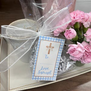 Personalisierte blaue Geschenkanhänger aus Vichy-Karo und Kreuz digitaler Download oder Druck / Versand.