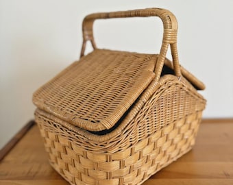 Vintage Wicker Picnic Basket / Woven Rattan Basket with Double Lids
