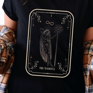 De goochelaar tarotkaart shirt voor Witchy Mama goddelijke vrouwelijke tarot T-shirt indie kleding voor mystic vriendin cadeau voor manifesterende godin