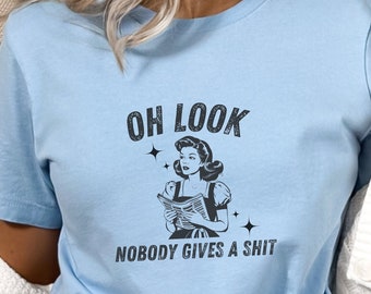 Housewife Meme Shirt for Cringy Baddie Weirdcore Cursed T-Shirt for Unbothered Friend Tired Mom Inappropriate Shirts Unhinged Teen Girl Gift