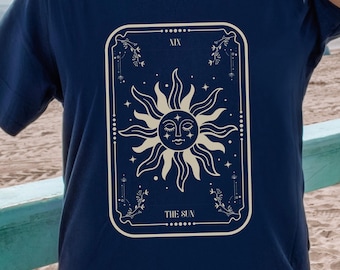 Camiseta mística de la carta del Tarot del Sol, ropa minimalista de bruja, diseño celestial extragrande, bolso de mano del Tarot del Sol, regalo de bruja.