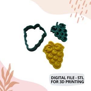 Może przedstawiać: Trzy 3D-wydrukowane foremki do ciasteczek w kształcie winogron. Foremki są zielone i żółte. Tekst "DIGITAL FILE - STL FOR 3D PRINTING" znajduje się na dole obrazu.
