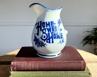 vase ou pichet vintage, Home Sweet Home, Cottagecore, Vase bleu, Style grand-mère, maison vintage