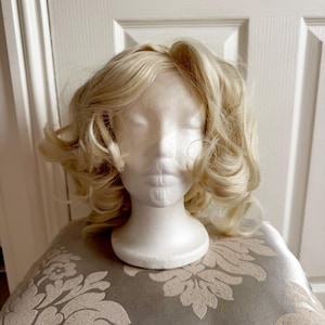 Marilyn Monroe Platinum Blonde Wig | Marilyn Monroe Lace Front Wig | Marilyn Monroe Drag Queen Wig | Marilyn Monroe Wig | Drag Queen Wig