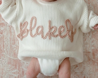 Suéter personalizado con nombre de bebé - Suéter personalizado para niño pequeño bordado a mano - Suéter de punto grueso con puntada de cadena