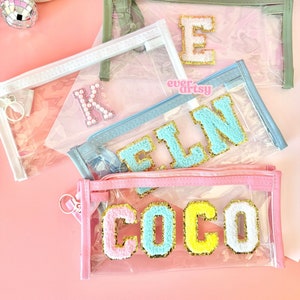 Porte-crayons transparent personnalisé Nom personnalisé Sac à crayons Cadeau de rentrée scolaire pour enfant Cadeau Lettre universitaire BCBG Pochette de fournitures scolaires Cadeau pour adolescent