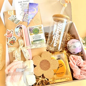 Set de regalo para una cita a ciegas con un libro, caja de regalo para un lector ávido, regalo para un ratón de biblioteca, regalo de cumpleaños literario personalizado, libro misterioso, regalo de spa, regalo acogedor para el autocuidado.