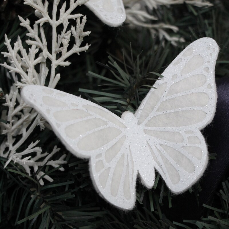 White Butterfly Clip Orn Boxed main image 1