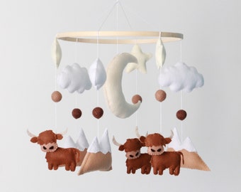 Mobile vache des Highlands écossais | Décoration de chambre à thème neutre | Cadeau baby shower | Animal de ferme de l'ouest | Jouet sensoriel |