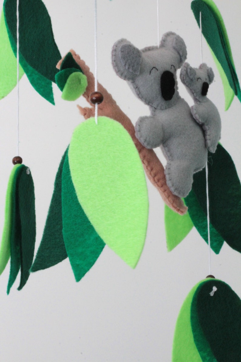 Mobile, maman et moi Koala Décoration de chambre d'enfant sur le thème de l'Outback Cadeau baby shower Animal australien Jouet sensoriel image 3