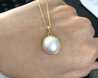 ミニー⭐️ 奄美大島産　マベパール　ペンダント　ネックレストップ　925 希少な奄美大島産マベ真珠ペンダントトップ 18Kゴールド | 虹色に輝く