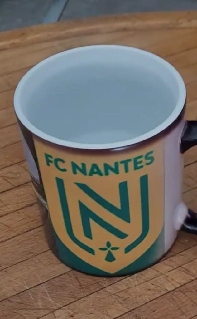 Idée cadeau foot personnalisé, Mug club Nantes