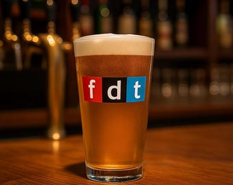 Vaso de pinta con el logo de FDT NPR / 16 oz / Foxtrot Delta Tango / Anti Trump / Resiste / Logo de FDT