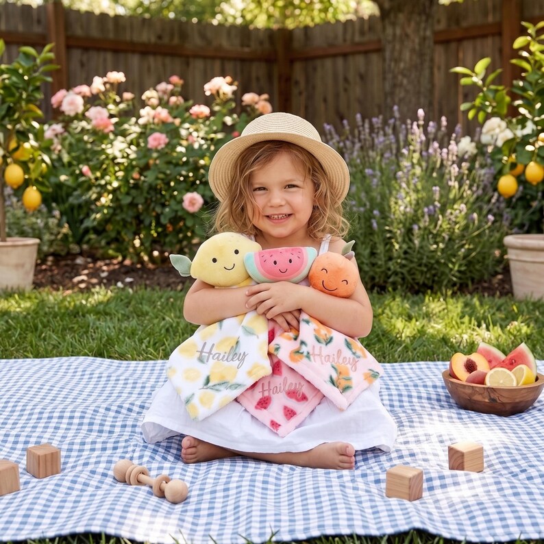 Idea regalo per bambina Lemon, coperta personalizzata, giocattolo di sicurezza, peluche Minky, morbido e confortevole, con nome personalizzato ricamato, regalo per baby shower estivo immagine 12