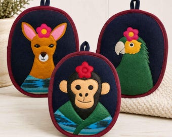 Handmade Pot Holder Animal Applique Cotton Pad Kitchen Gift Housewarming Present Fair Trade Guatemalan Textile Hot Mat Cooking Accessory