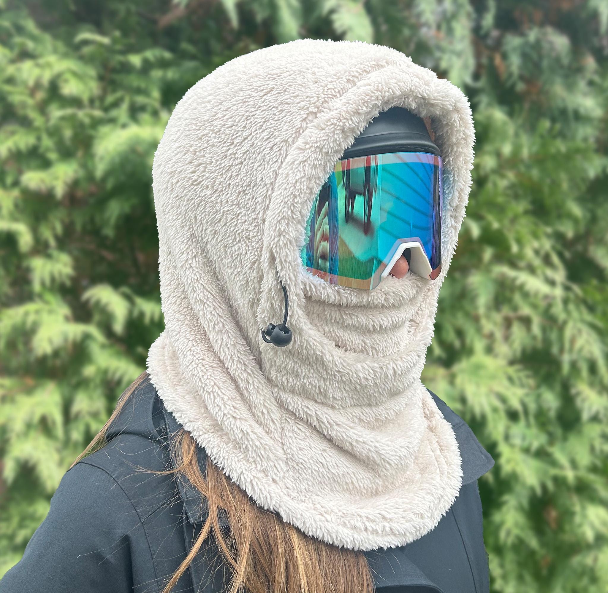 Cozy Off-White Sherpa Snood for Skiing and Snowboarding