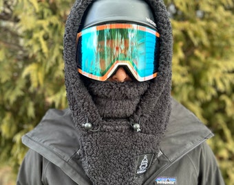 Capucha de esquí Sherpa negra que se adapta al casco, pasamontañas y redecilla. ¡Capucha de casco!