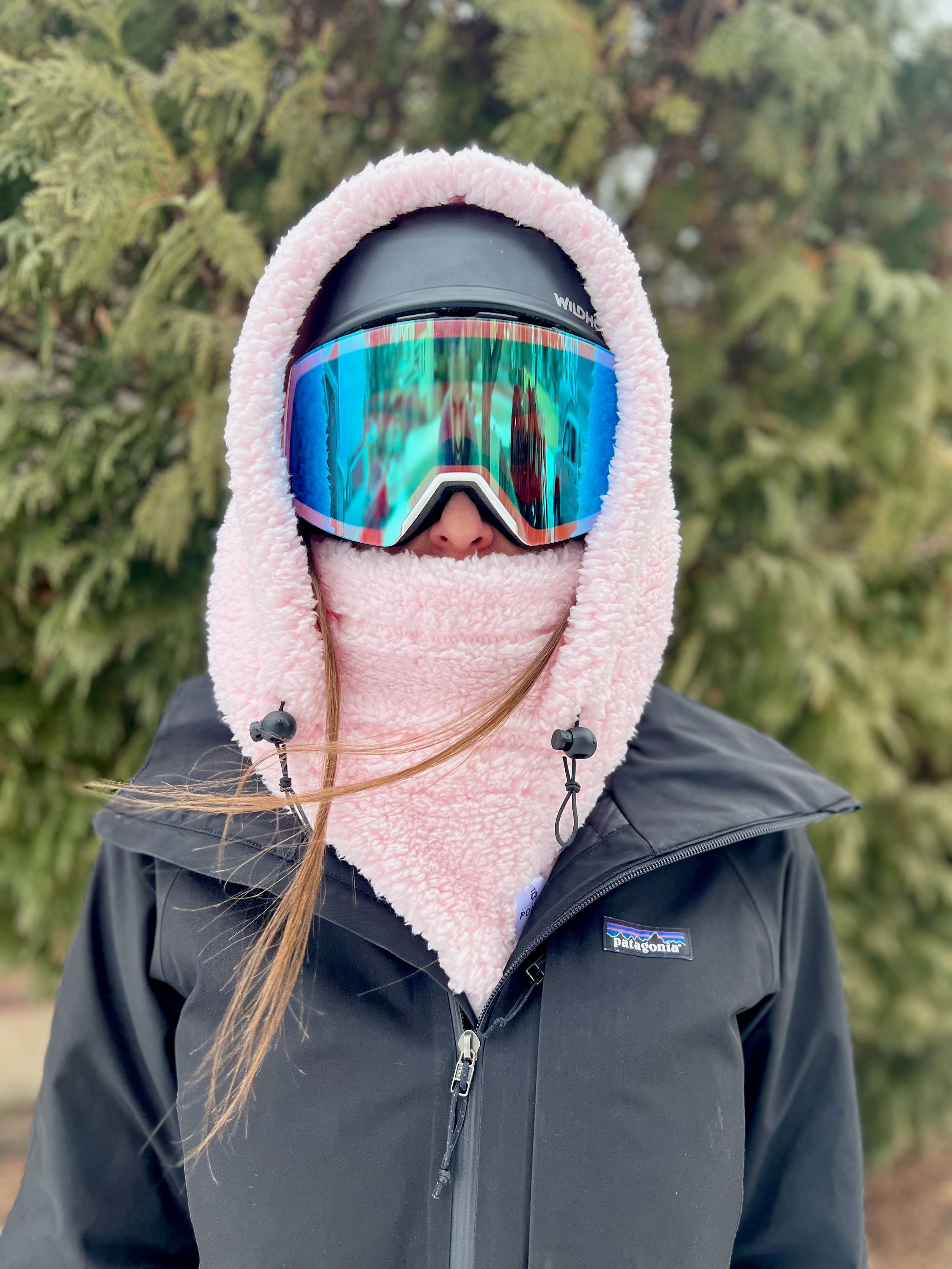 Cagoule de ski rose en sherpa pouvant s'adapter sur le casque, la cagoule  et le tour de cou. Cagoule de casque -  France