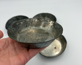 VTG Metal Tin Pie Pans Baking Farmhouse Kitchen Rustic Country Primitive (4)