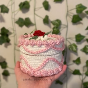 Crochet Cake Box