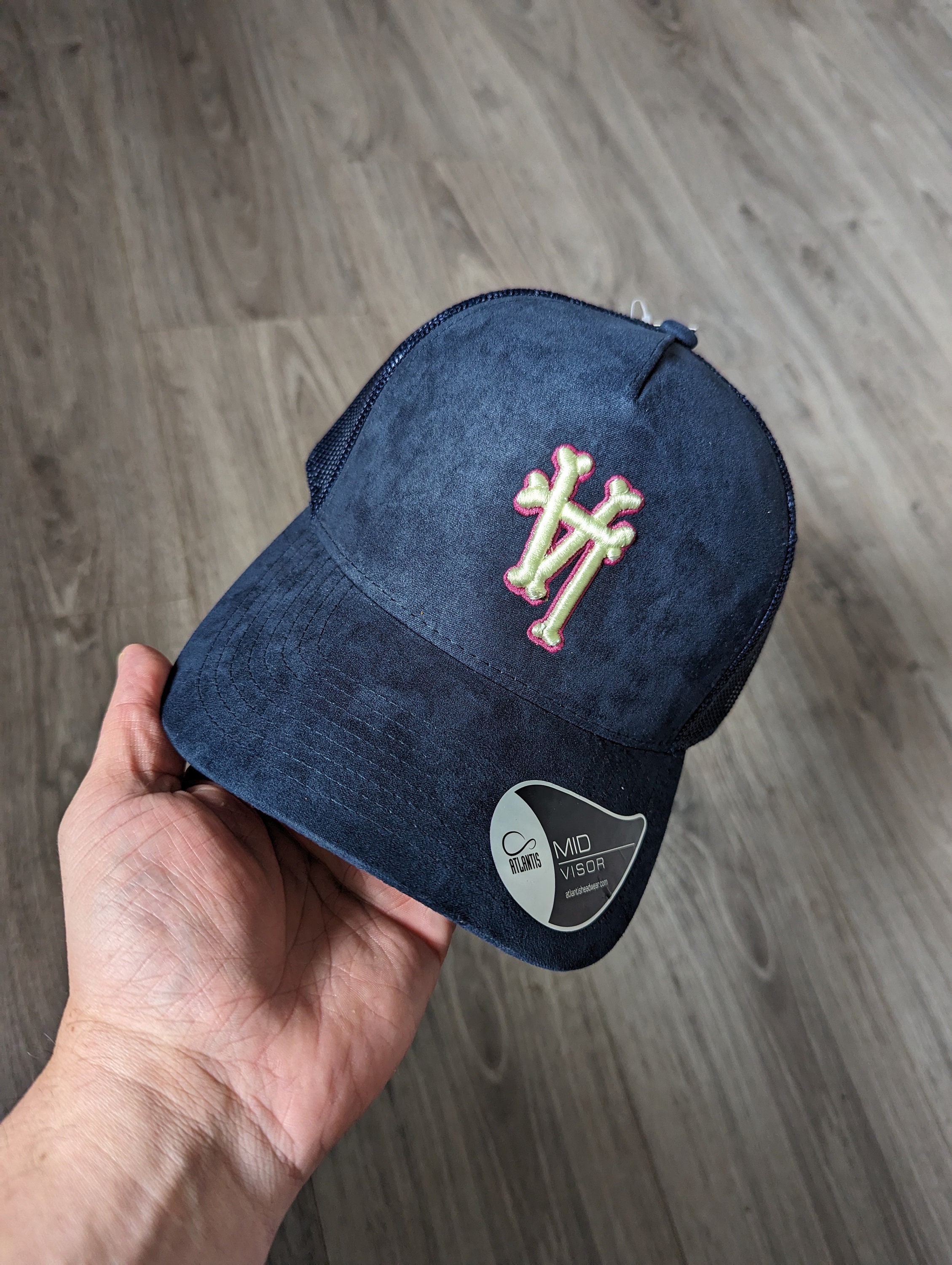 LA bones suede look Trucker hat