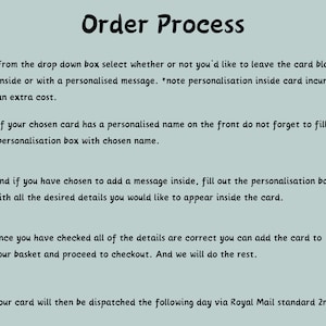 Pu&ograve; includere: Un processo di ordinazione in cinque passaggi per le carte personalizzate. I passaggi includono la selezione di una carta, l'aggiunta di un messaggio personalizzato, la verifica dei dettagli, l'aggiunta al carrello e la spedizione della carta.