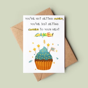 Tarjeta de cumpleaños feliz divertida - Tarjeta de cumpleaños de cupcake - Tarjeta de saludos lindos - Tarjeta amante de la torta - Tarjeta para papá - Tarjeta para mamá - Tarjeta de cumpleaños de broma