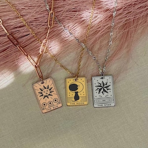 Collar personalizado con carta del tarot místico: acero inoxidable chapado en oro de 18 quilates, en oro, plata y oro rosa, resistente al agua, regalo de Navidad para mamá