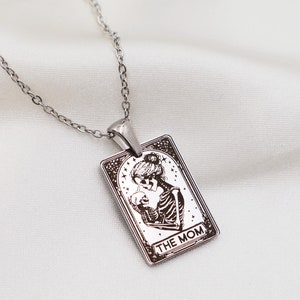 Gepersonaliseerde The Mom skelet tarotkaart ketting - 18K GOUD verguld goud zilver - WATERDICHT