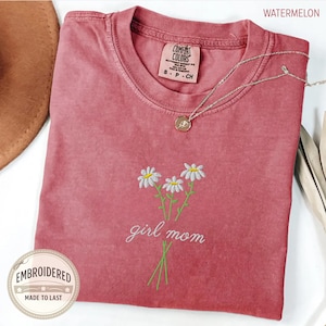 Camisa bordada con colores cómodos para mamá / Camisa para mamá / Camiseta para mamá / Linda camiseta minimalista con bordado de vida de mamá / Regalo para mamá