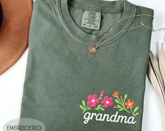 Comfort Colors besticktes Oma-Shirt, individuelles Geschenk für Oma, Geschenk für frischgebackene Omas, T-Shirt mit Blumenstickerei für Mama und Nana, Weihnachtsgeschenk für Oma
