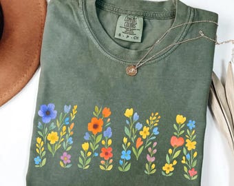 Comfort Colors Mama Shirt, Floral Mama T-Shirt, Pregnancy Announcement TShirt, Mom Life Tee, Cute Mom Mothers Day Gift, New Mom Baby Shower