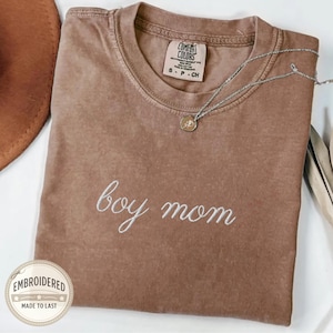 Camisa bordada para mamá de niño, camisas para mamá de niño, camiseta para mamá con colores cómodos, camiseta para mamá ocupada y cómoda, regalo para el Día de la Madre, regalos para mamá