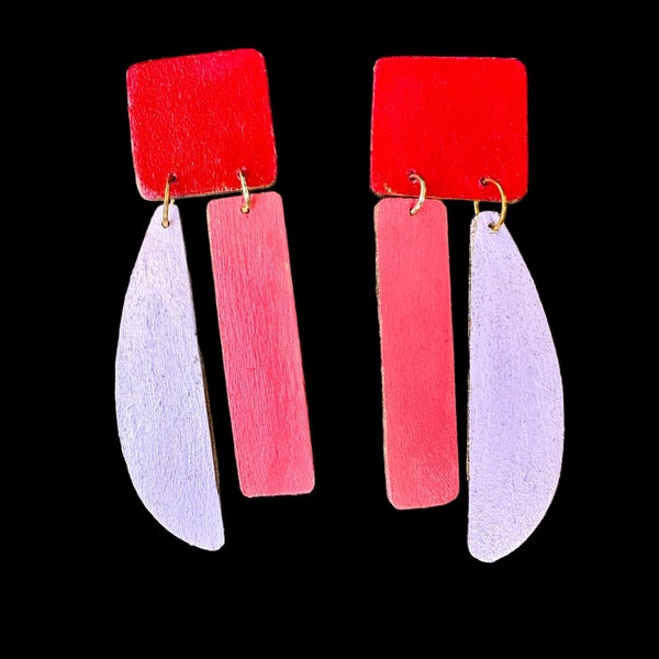 Colorful handmade earrings | Asymmetrical earrings with bright colors | Lightweight earrings with impact | Red, coral and lilac