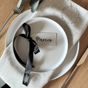 Decoración de mesa de boda en acrílico con forma de arco y lazo de cinta de satén negra: elegante decoración de mesa para eventos para bodas y fiestas