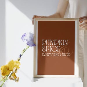 Póster de otoño con temática de calabaza, especias y todo lo bueno