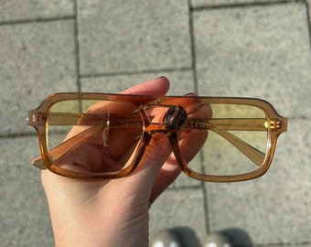 Vintage Inspired Aviator Sonnenbrille | Brille mit gelblichen Gläsern und Beige-Transparentem Rahmen | Trend Brille für Männer & Frauen