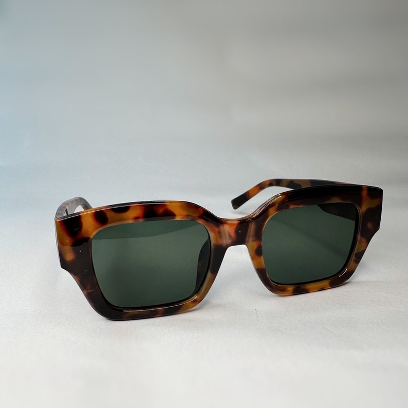 Oversized Statement Sunglasses Statement Must Have Sunglasses Classic glasses for men & women Black and leopard image 4