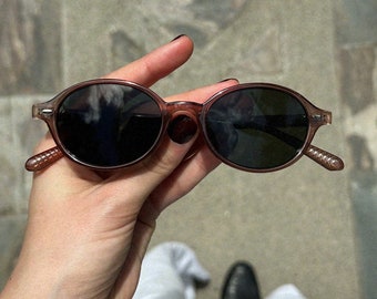 Runde Vintage Inspirierte Sonnenbrille | Unisex Retro Sonnenbrille | Getönte Gläser und leicht transparenter Rahmen | Braun