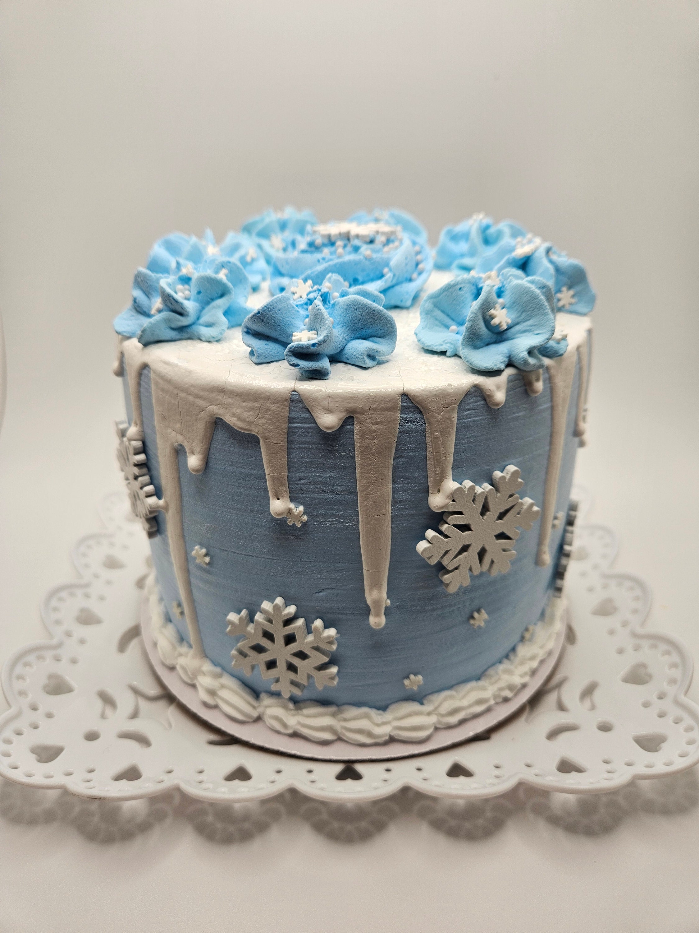 Fake Winter Cake, Winter Wonderland, Snowflakes, Props, Christmas Decor ...