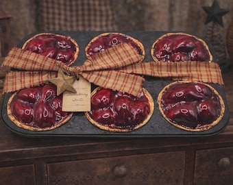 Tartas de fresa falsas, tamaño completo, productos horneados de imitación primitivos, despensa Prim, decoración de gabinetes Hoosier, decoración de tartas seguras, puesta en escena del hogar, fotografía