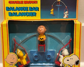 Vintage MIB 1970s Aviva Peanuts Charlie Brown Balancing Bar Balancier Toy SNOOPY