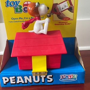 Peanuts Snoopy Flying Ace Toy Book