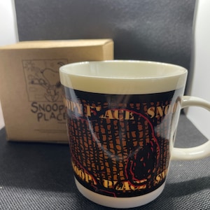 2003 Snoopy Place Snoopy mug MIB