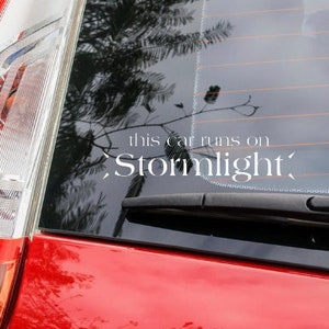 Este coche funciona con la calcomanía Stormlight