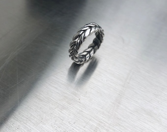 Handgefertigter Ring aus Edelstahl Gewebter Ring; Stapelbarer Ring; Herrenring; Ring für Frauen