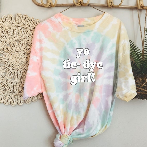 Yo Tie Dye Girl Tie Dye Shirt – The Parent Trap Movie Tee, Retro 90s Pop Culture T-Shirt, Funny Throwback Gift, Unisex Tie Dye Tee