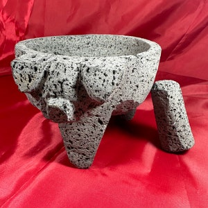 Original 6 inch Molcajete; Mexican Molcajete 100% volcanic mortar and pestle 6 inch; Molcajete de piedra negra de 6 pulgadas