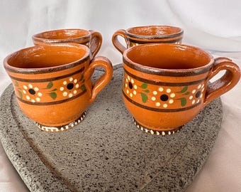Small mexican clay dainty teacups: Taza chica mexican para té