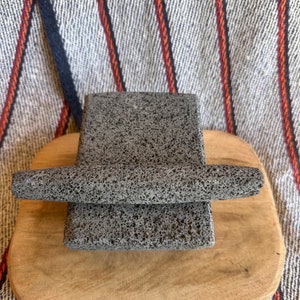 6 Inch Mexican Volcanic Stone Metate; Metate De 6 Pulgadas Mexicano - Etsy